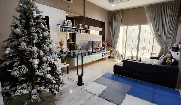 Must Sell Fast .. Crown Golf Boulevard House, Fully Renovated and Furnished, Lake View