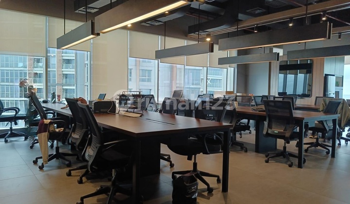 For Sale Fast .. Office Gold Coast Pik, Furnished, Sea View Ready to Use 1