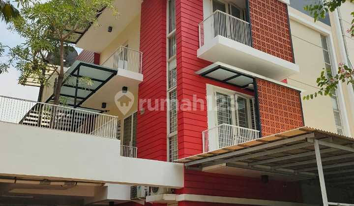 Unit Langka .. Dijual Cepat Rumah Huk Long Beach , Furnished Interior Langsung Huni