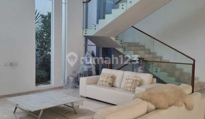 Unit Langka .. Dijual Cepat Rumah Brand New Minimalis Pantai Mutiara , Hadap Timur Laut Langsung Huni 1
