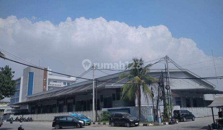 DISEWAKAN CEPAT GUDANG PLUIT , SANGAT BAGUS SIAP PAKAI , AREA LOADING / UNLOADING 2