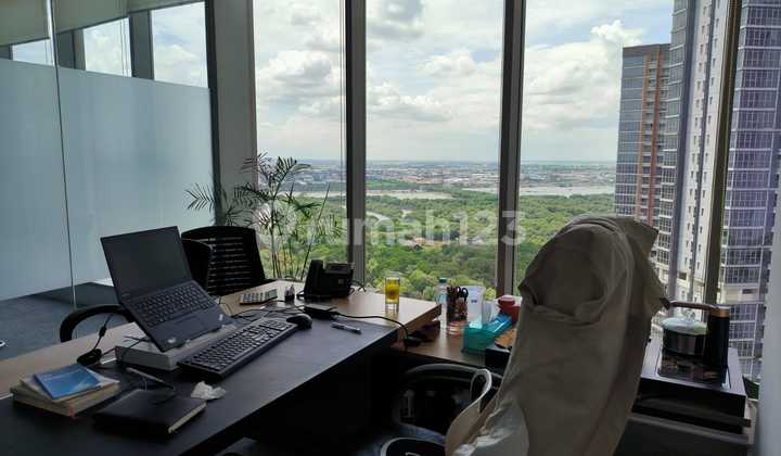 Must Hurry .. Office for Rent Gold Coast Pik, Semi-Furnished Ready to Use