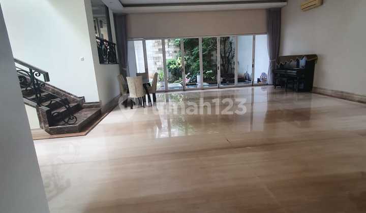 Harus Cepat .. Disewakan Rumah Mewah Pik 1 , Semi Furnished , Bagus