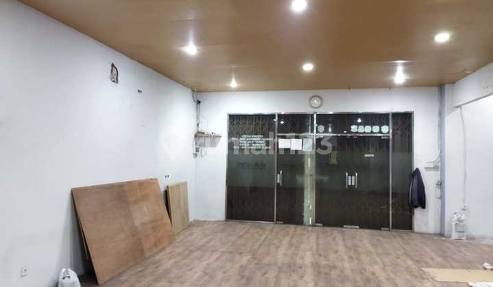 For Rent Fast .. Adjacent Shophouse in Muarakarang Raya. Suitable for Office, Restaurant, Beauty Clinic, etc. 2