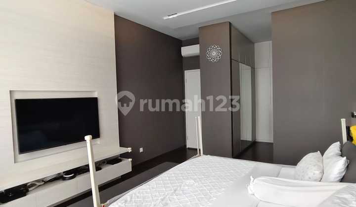 Jarang Ada .. Turun Harga Lagi , Dijual Cepat Rumah Mayang Permai Pik 1 , Sdh Renovasi , Semi Furnished Baguss