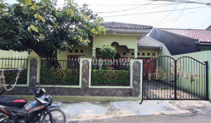 rumah second terawat ditengah kota jakarta timur 2