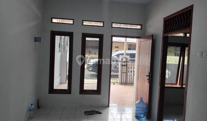 di Pondok Ranji, Tangerang Selatan, Rumah Dalam Komplek Dekat Stasiun 2