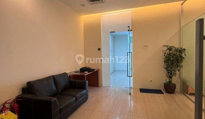 Fully Furnished Office For Lease At Apl Tower tomang, West Jakarta 1