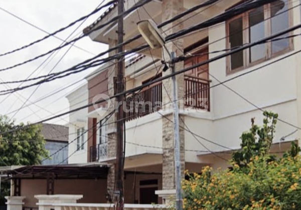 Rumah Nyaman dan Terawat di Ciledug Tangerang Cocok untuk Keluarga  1