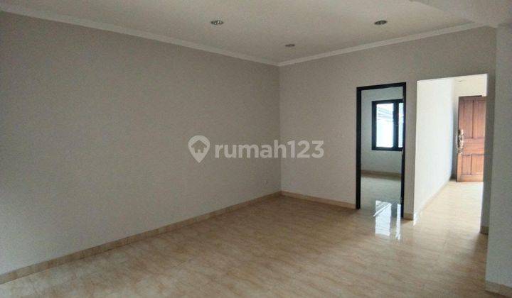 Rumah 2 Lantai Baru Unfurnished SHM di Jalan Ratna, Bekasi 2