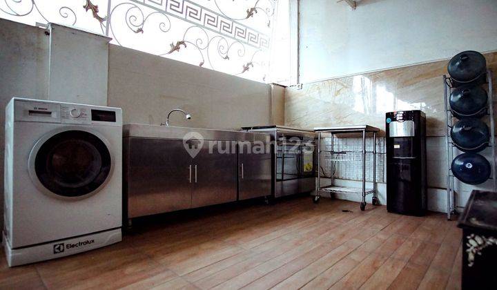 Rumah Bagus Semi Furnished SHM di Kodou, Bekasi 2