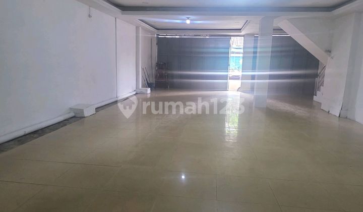 Ruko Strategis Lebar 8 di Leuwipanjang Strategis untuk Kantor, Usaha Apapun Disewakan Ruko Strategis Lebar 8 di Leuwipanjang Strategis untuk Kantor, Usaha Apapun Disewakan