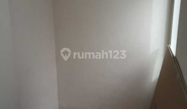 Rumah di kota baru parahiyangan  di kan