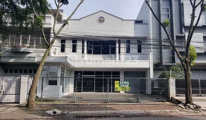 Gedung di Moh Ramdhan di Sewakan