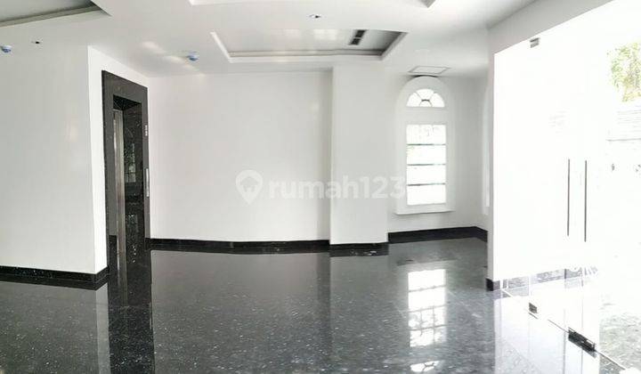 Gedung di main road asia afrika dijual cepat  3