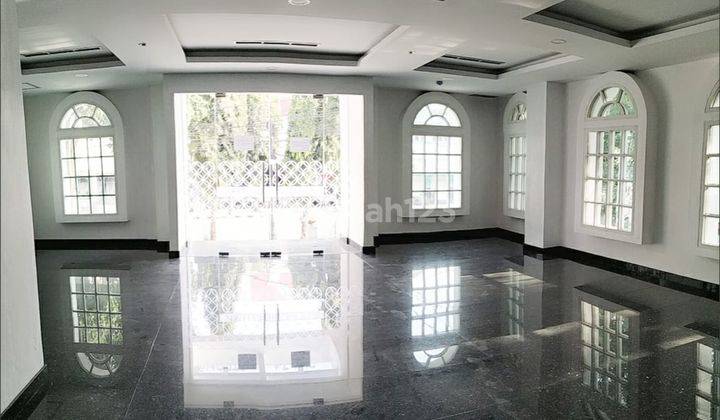 Gedung di main road asia afrika dijual cepat  7