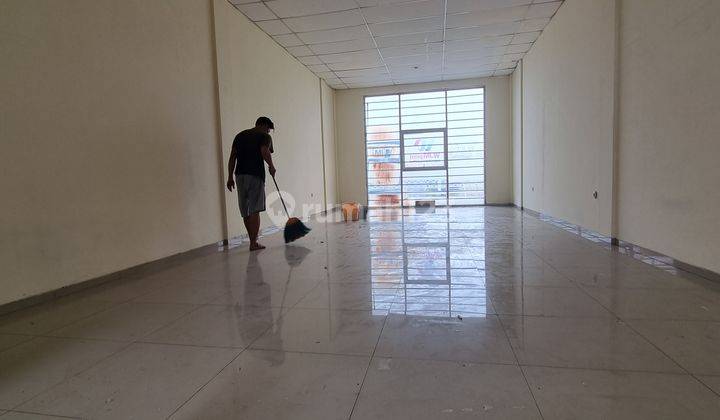 Ruko di main road gatot subroto di sewakan 3