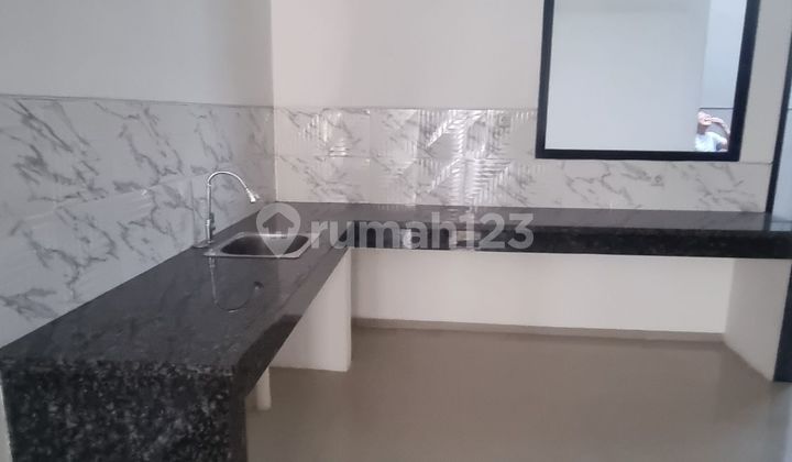 New house in Mekar Wangi for quick sale. 2