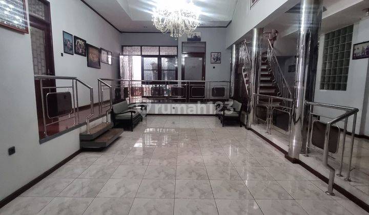 Rumah di sayap ramdan bandung  disewakan untuk kantor 2