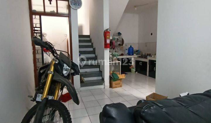 Rumah minimalis di taman kopo indah 1 dijual.murah dan cepat 2