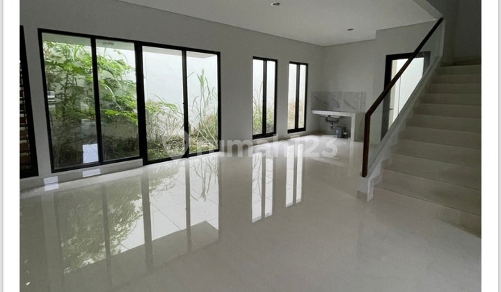 Rumah Baru Mewah Di.summarecon Siap Pakai Aman Nyaman Strategis Disewakan 2