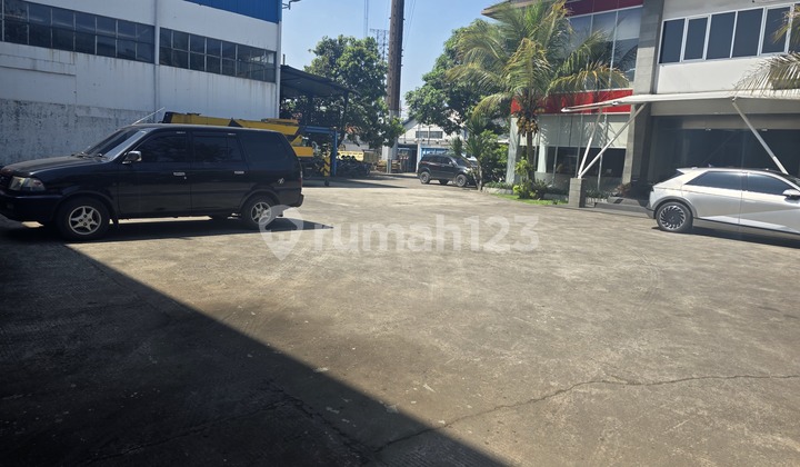 Warehouse/ Factory in good condition, neat, spacious parking, 10 minutes from Pasirkoja Toll, for sale. Warehouse/ Factory in good condition, neat, spacious parking, 10 minutes from Pasirkoja Toll, for sale.