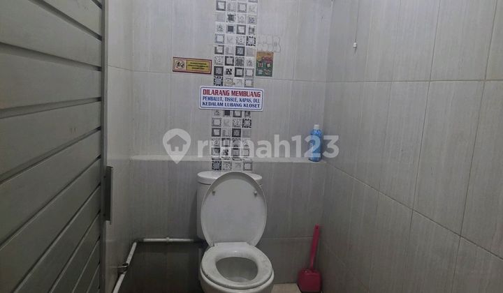 Strategic 8-meter wide shop office in Leuwipanjang, ideal for offices or any business, for rent. 2