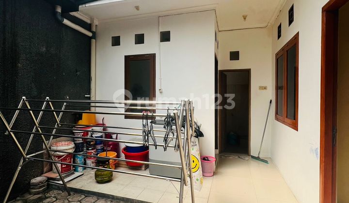 Modern minimalist house Ready to use in Bogor Quick sale 2