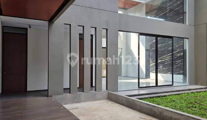 Rumah Baru Sangat Mewah di Summarecon Lokasi Strategis Aman Nyaman Siap Huni Dijual