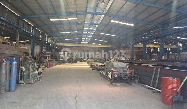 Warehouse/ Factory in good condition, neat, spacious parking, 10 minutes from Pasirkoja Toll, for sale. Warehouse/ Factory in good condition, neat, spacious parking, 10 minutes from Pasirkoja Toll, for sale.