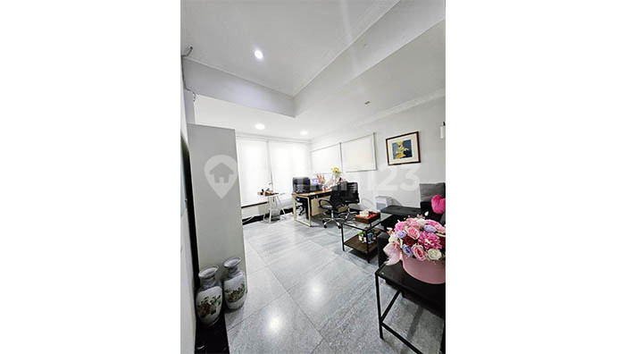 Corner house for sale, land price only, fast sale in Kelapa Nias, Kelapa Gading. Corner house for sale, land price only, fast sale in Kelapa Nias, Kelapa Gading.