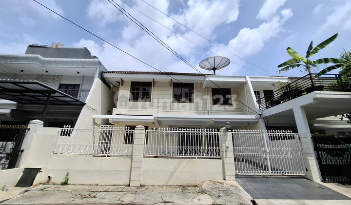 Janur Elok House, Kelapa Gading Janur Elok House, Kelapa Gading