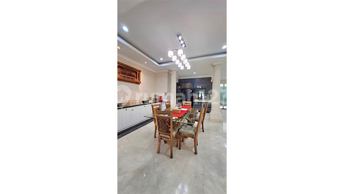 Rumah Villa Gading Indah, Kelapa Gading, Lantai Marmer, Semi Furnish 2