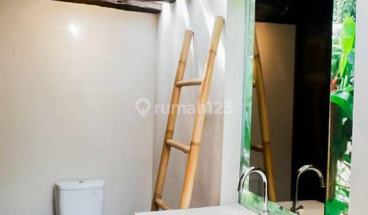 Villa joglo modern Taman luas dekat Ubud Bali 11