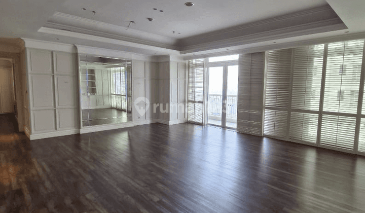 Apartemen Botanica 3 Bedroom Semi Furnished Bagus 1