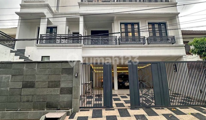 Brand New House Kebayoran Baru With Smart Door Lock