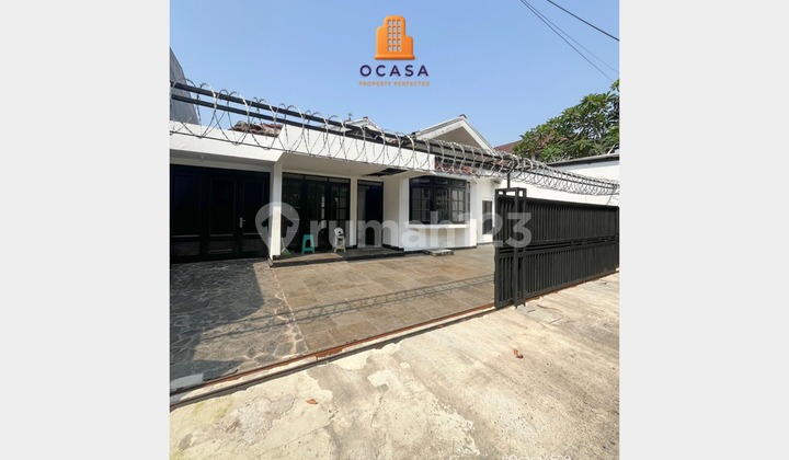 Rumah dalam komplek Tanjung Barat Jalan Lebar