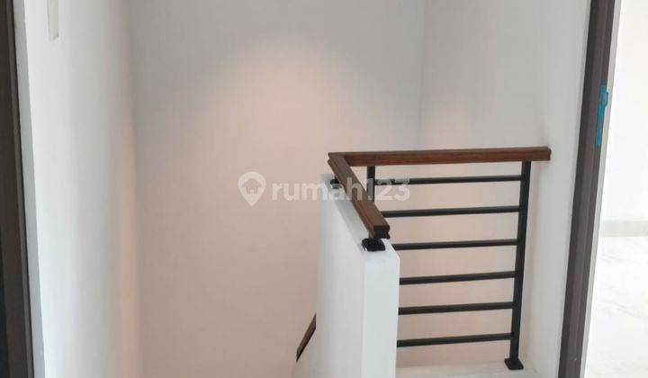  Rumah Semi Furnished Baru di Kiwi Graha Bintaro 2