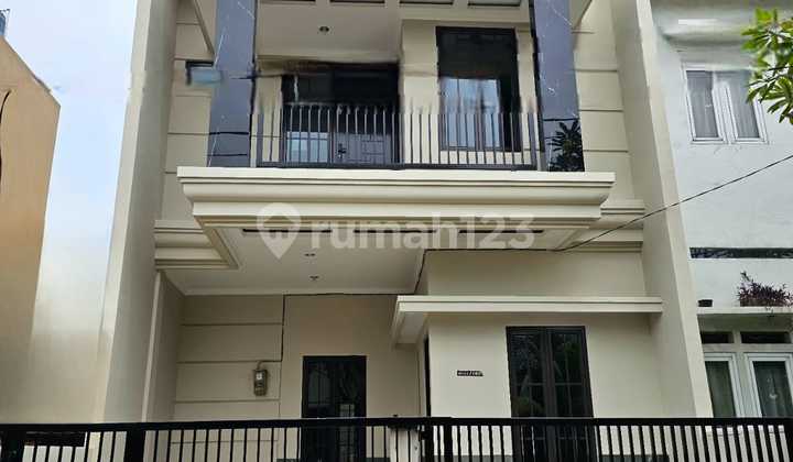 Rumah modern 2 lantai dalam cluster di Kiwi Graha bintaro 