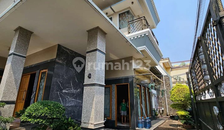 Rumah Bagus Siap Huni Semi Furnished Di Jatiwaringin  2