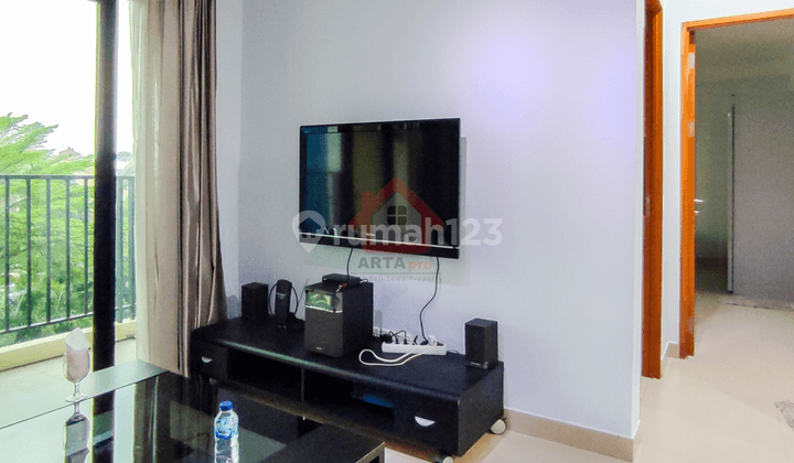 Apartement Hamptons Park 3 BR Semi Furnished Bagus 2