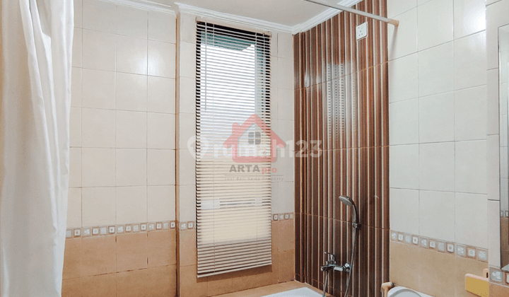 Apartement Hamptons Park 3 BR Semi Furnished Bagus 7