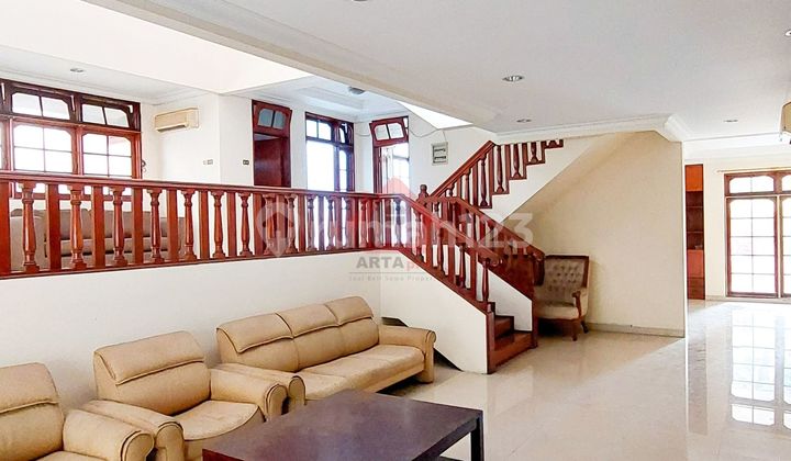 3-Story House Needs Renovation in Pondok Indah, South Jakarta 2