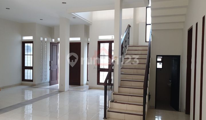 Dijual Rumah 2 Lantai SHM Bagus di Lebak Bulus