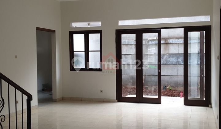 Dijual Rumah 2 Lantai SHM Bagus di Lebak Bulus 2