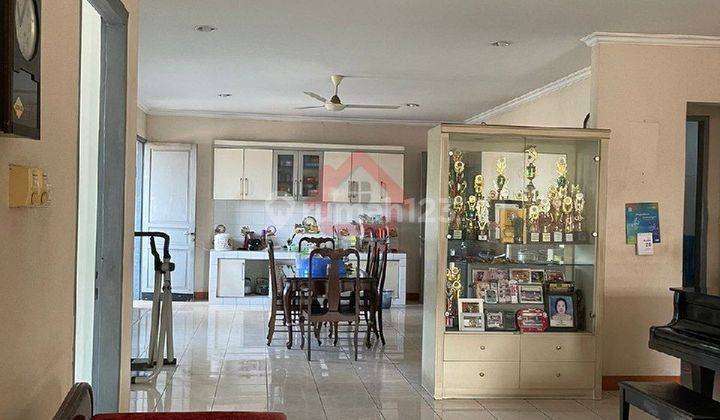 Dijual Rumah Usaha 2 Lantai SHM Bagus di Gandaria Utara 2