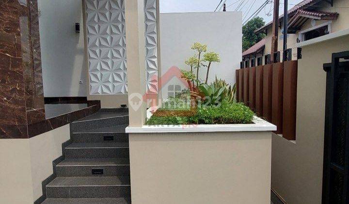 Dijual Rumah Baru 3 Lantai SHM di Petukangan Selatan 1