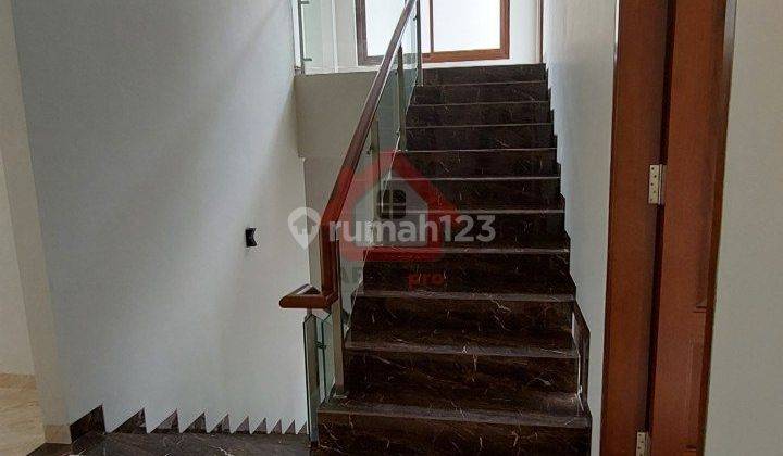 Dijual Rumah Baru 3 Lantai SHM di Petukangan Selatan 2