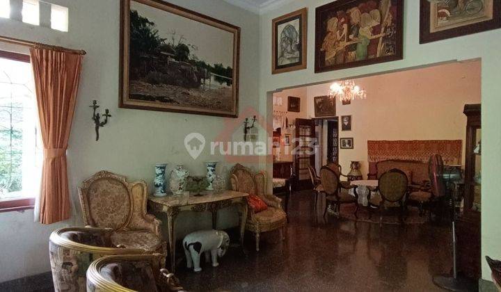 Dijual Rumah Lama Area Tenang Depan Taman di Menteng 2