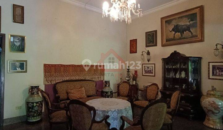 Dijual Rumah Lama Area Tenang Depan Taman di Menteng 2